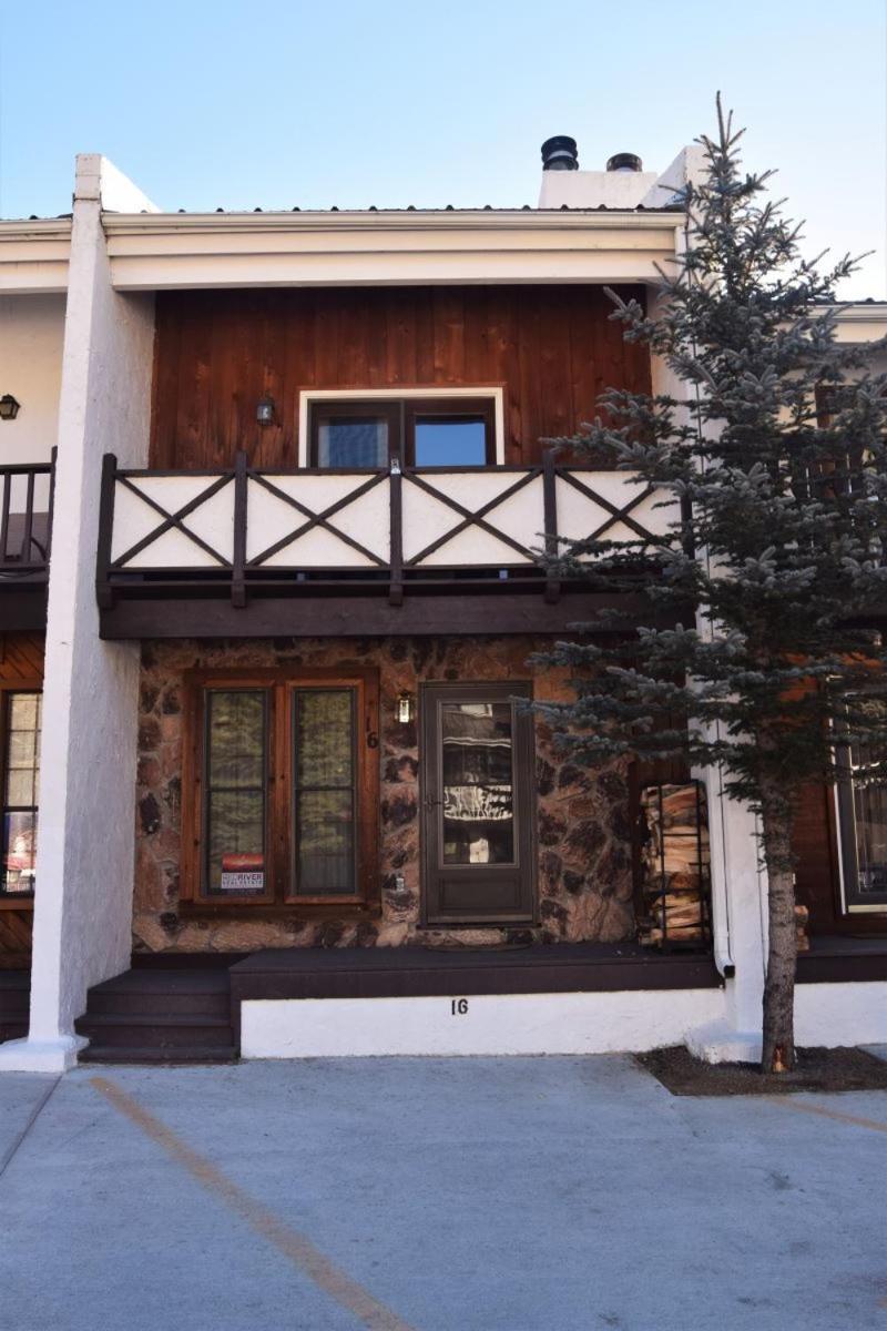 Claim Jumper Townhouse 16 - On The River - Across From The Fishing Ponds - In Town - Near The Ski Area - Fireplace - Wifi - Sate Red River Zewnętrze zdjęcie