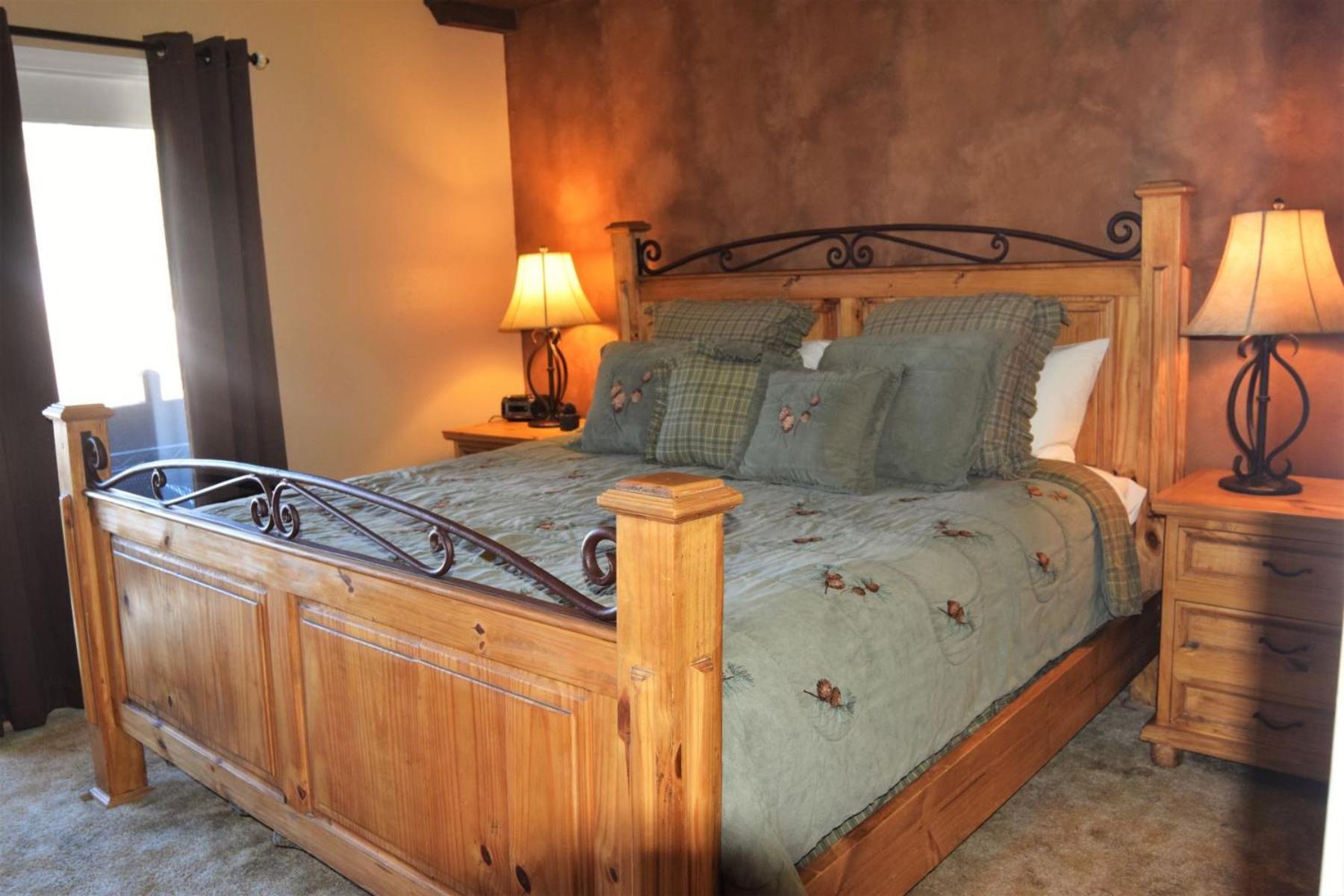 Claim Jumper Townhouse 16 - On The River - Across From The Fishing Ponds - In Town - Near The Ski Area - Fireplace - Wifi - Sate Red River Zewnętrze zdjęcie